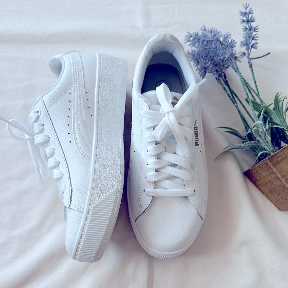 Puma Women's Classic White platform Sneakers with gold accent, size 6